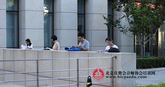 現場直擊：考場外的CPA“百態”|考場|家屬|考生